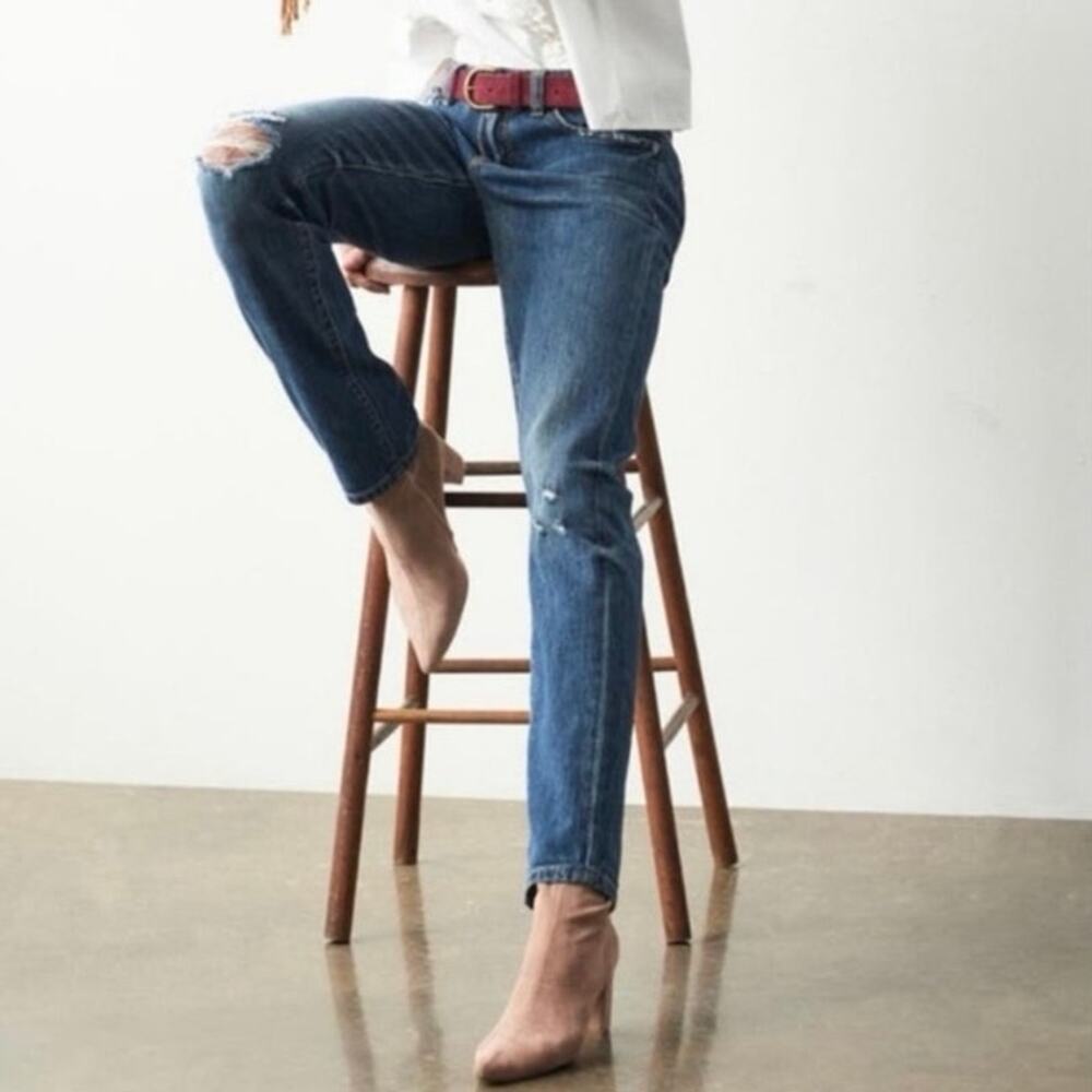 Anthropologie Pilcro Slim Boyfriend Crop Distressed Medium Wash Jeans Size 26